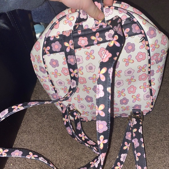 Mini flower print backpack - Picture 3 of 3